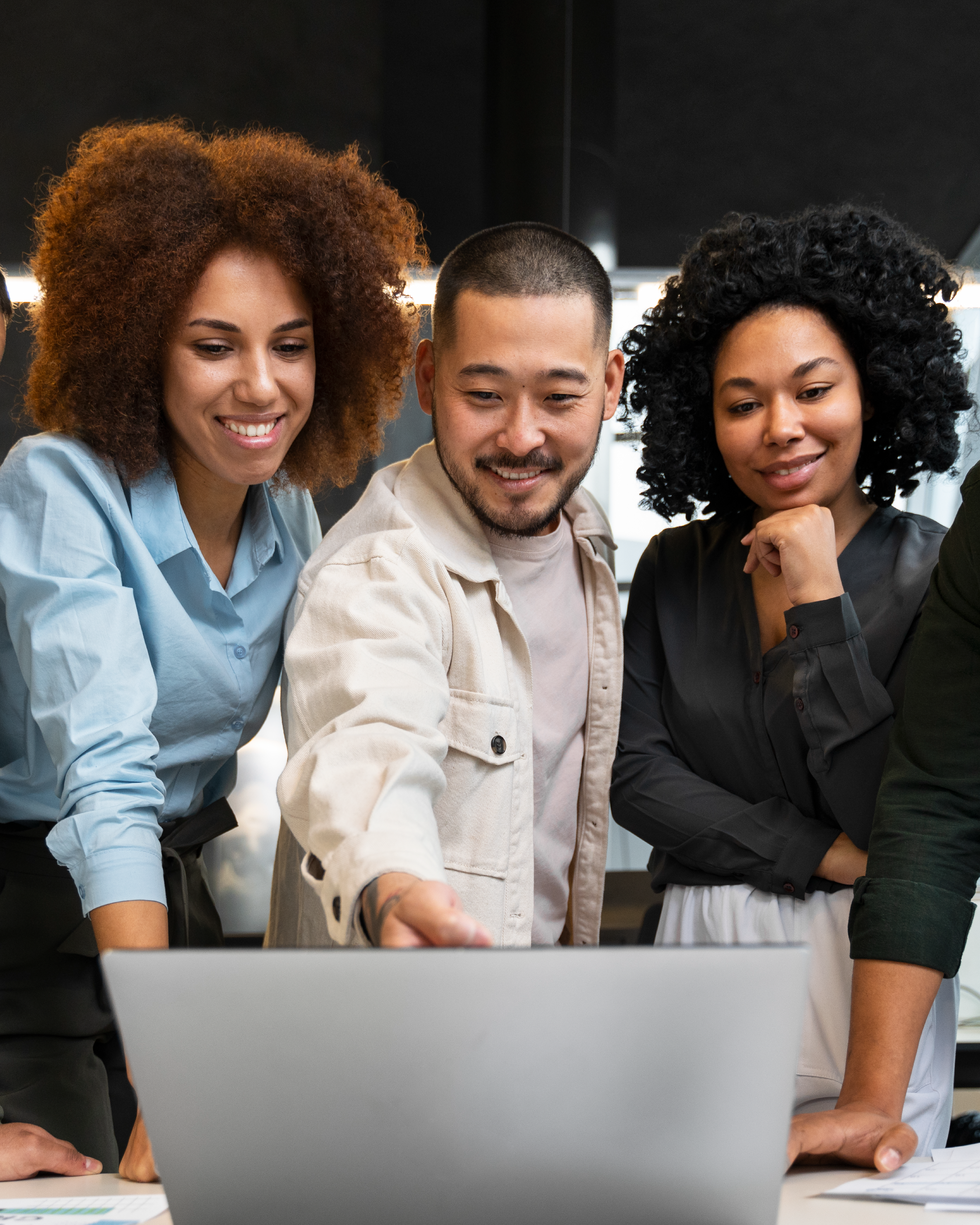 Equipe analisando resultados